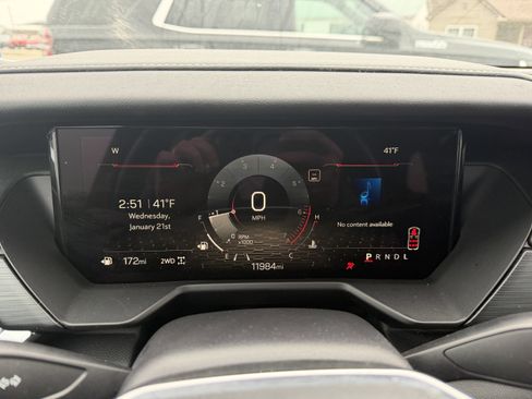 Used 2025 GMC Acadia Elevation image 17