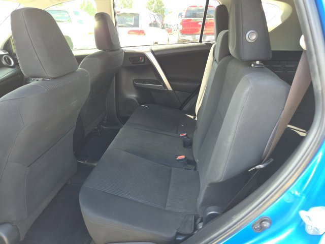 Used 2017 Toyota RAV4 LE w/ Carpet Mat Package FWD image 17