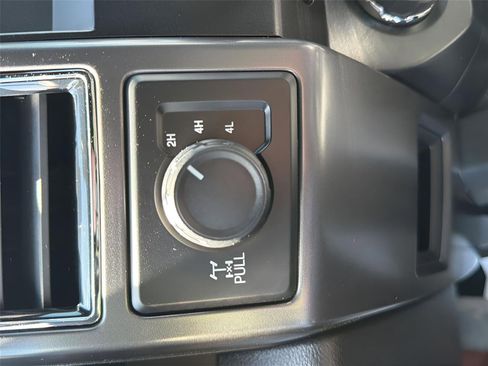 Used 2018 Ford F150 XLT w/ Equipment Group 302A Luxury AWD/4WD image 21