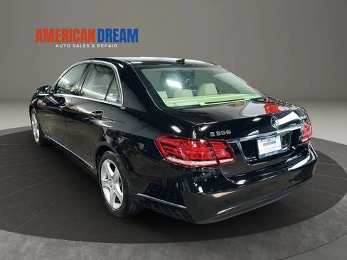 Used 2014 Mercedes-Benz E 350 4MATIC Sedan image 3