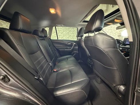 Used 2021 Toyota RAV4 XLE Premium FWD image 11