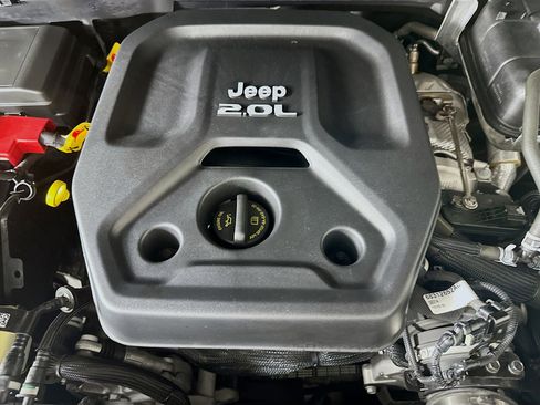 Used 2023 Jeep Wrangler Unlimited Rubicon 4xe AWD/4WD image 32