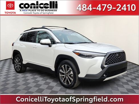 Certified 2023 Toyota Corolla Cross XLE image 1