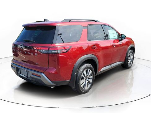 New 2026 Nissan Pathfinder SL image 2