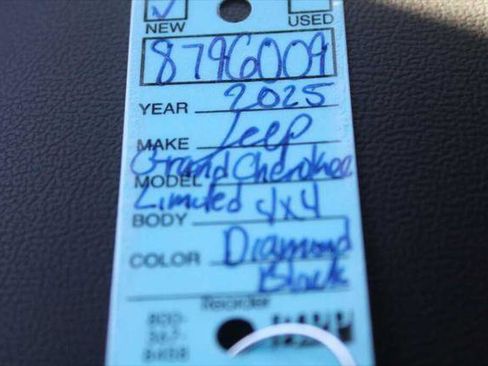 New 2025 Jeep Grand Cherokee Limited image 30