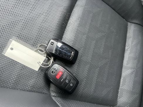 Used 2025 Toyota 4Runner TRD Off-Road Premium image 20