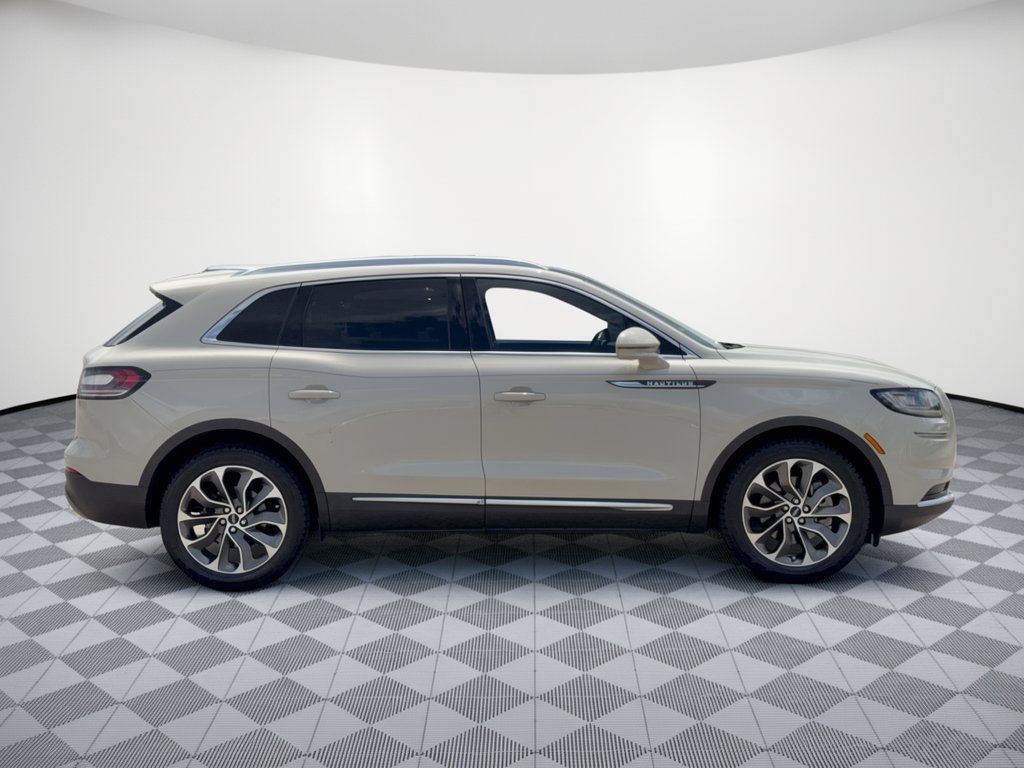 Used 2022 Lincoln Nautilus Reserve w/ Luxury Package FWD image 8