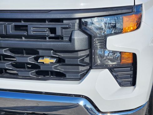 Used 2023 Chevrolet Silverado 1500 W/T w/ Trailering Package AWD/4WD image 8