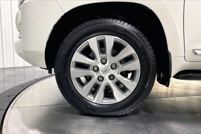 Used 2018 Toyota Land Cruiser AWD/4WD image 9