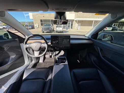 Used 2022 Tesla Model Y Long Range AWD/4WD image 4