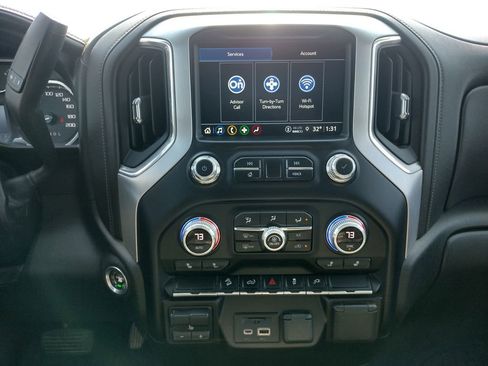 Used 2022 GMC Sierra 1500 SLT AWD/4WD image 3