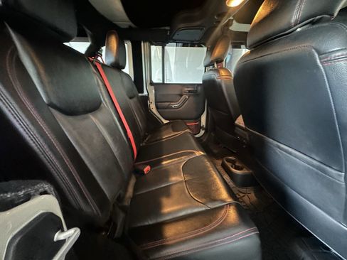 Used 2017 Jeep Wrangler Unlimited Rubicon image 27