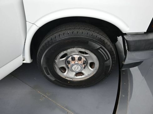 Used 2019 Chevrolet Express 3500 LT w/ LT Preferred Equipment Group RWD image 22