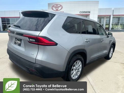 Used 2024 Toyota Grand Highlander XLE image 8