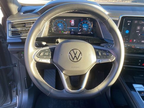 Used 2024 Volkswagen Atlas Cross Sport SE image 15