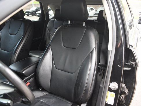 Used 2015 Ford Edge Titanium w/ Technology Package AWD/4WD image 17