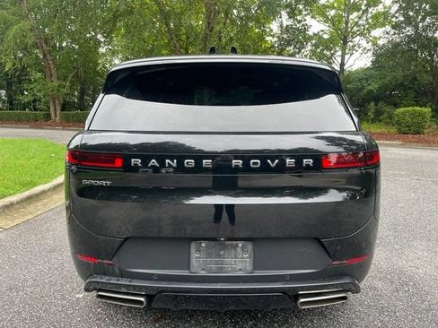 Used 2025 Land Rover Range Rover Sport SE AWD/4WD image 8