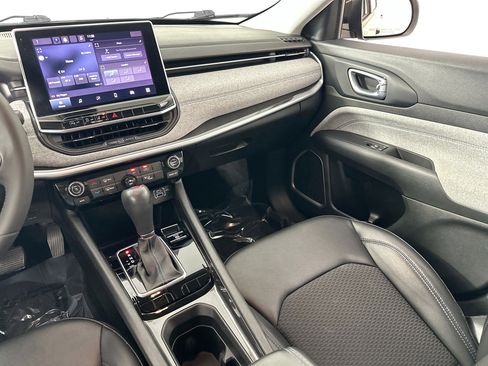 Used 2022 Jeep Compass Latitude image 21