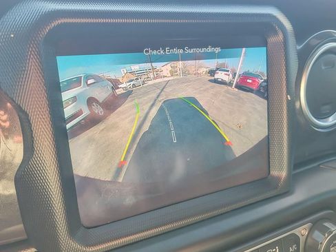 Used 2021 Jeep Wrangler Unlimited Sahara AWD/4WD image 15