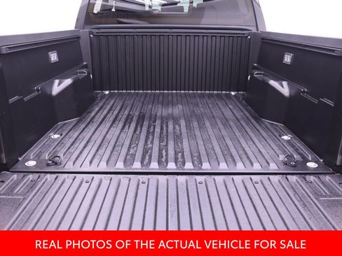 Certified 2025 Toyota Tacoma SR5 AWD/4WD image 15