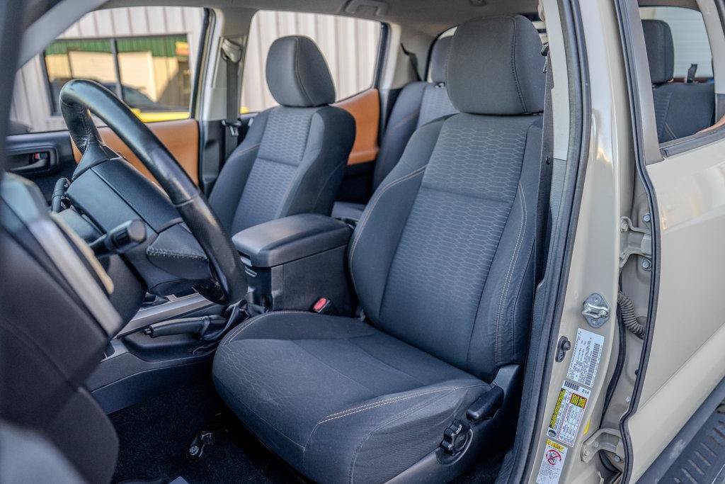 Used 2019 Toyota Tacoma SR5 AWD/4WD image 15