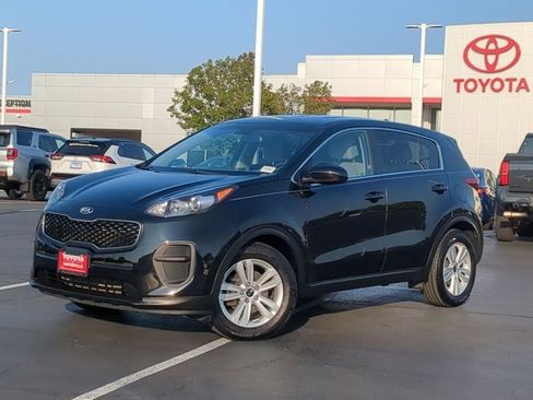 Used 2018 Kia Sportage LX image 2