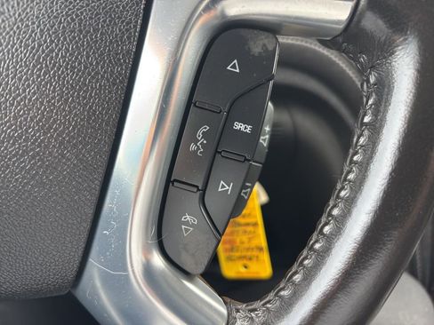 Used 2017 Chevrolet Traverse LT w/ Style and Technology Package image 26