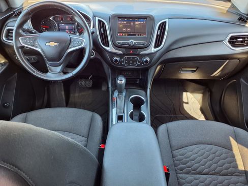 Used 2020 Chevrolet Equinox LT w/ Driver Convenience Package image 9