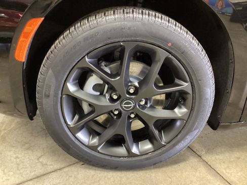 New 2026 Chrysler Pacifica Select w/ S Appearance Package AWD/4WD image 10