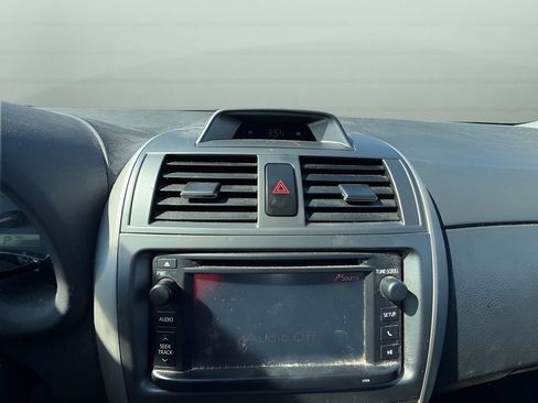 Used 2013 Toyota Corolla S image 24