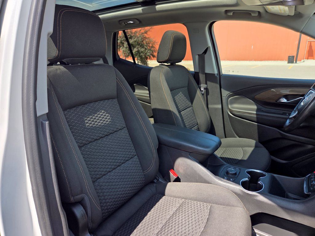 Used 2020 GMC Terrain SLE w/ Driver Convenience Package AWD/4WD image 30