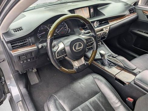 Used 2016 Lexus ES 350 w/ Luxury Package w/Wood Trim FWD image 10