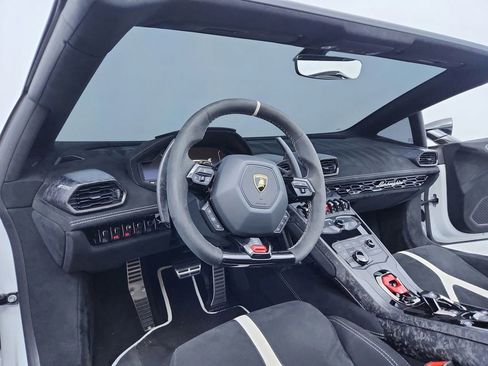 Used 2019 Lamborghini Huracan Performante image 18