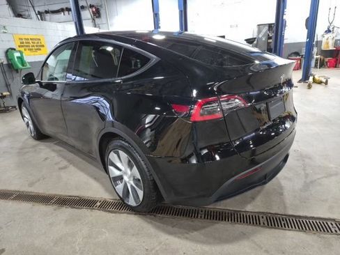Used 2021 Tesla Model Y Long Range image 7