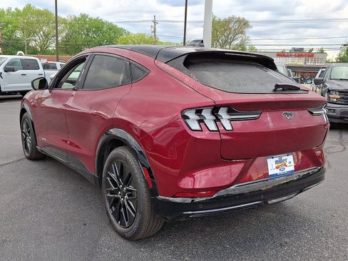 Used 2025 Ford Mustang Mach-E Premium w/ Sport Appearance Package AWD/4WD image 4