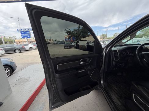 Used 2022 RAM 1500 Laramie AWD/4WD image 11