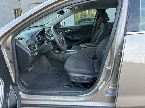 Used 2024 Chevrolet Malibu LT image 9