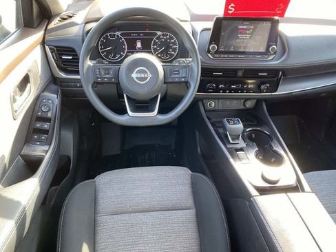 Used 2022 Nissan Rogue SV AWD/4WD image 9