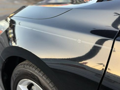 Used 2015 Toyota Camry SE FWD image 11
