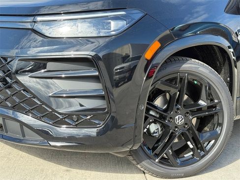 New 2026 Volkswagen Tiguan SE R-Line image 2