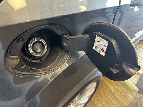 Used 2017 Ford Escape Titanium image 53