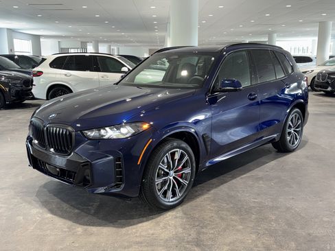 New 2026 BMW X5 xDrive40i w/ M Sport Package AWD/4WD image 3