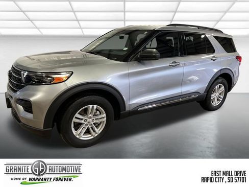 Used 2024 Ford Explorer XLT AWD/4WD image 1
