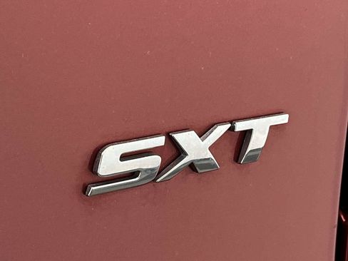 Used 2016 Dodge Grand Caravan SXT w/ UConnect Hands-Free Group FWD image 25