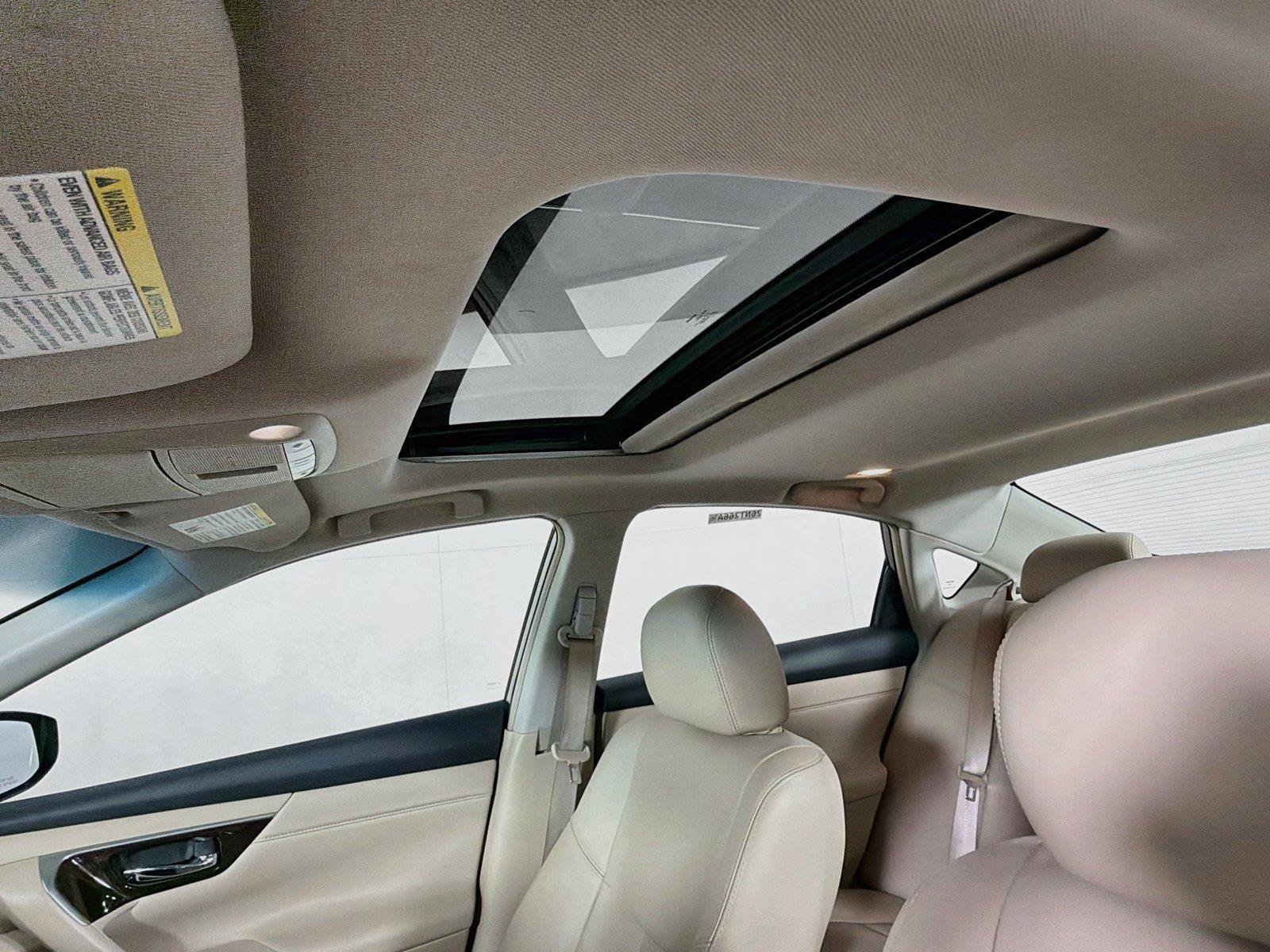 Used 2013 Nissan Altima 3.5 SL w/ Technology Pkg FWD image 5