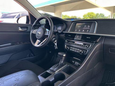Used 2020 Kia Optima LX image 47