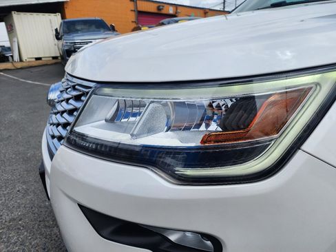Used 2018 Ford Explorer Platinum AWD/4WD image 42