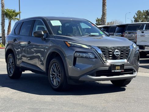 Used 2023 Nissan Rogue S image 1
