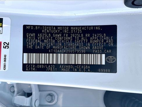 Used 2025 Toyota Camry XLE image 19