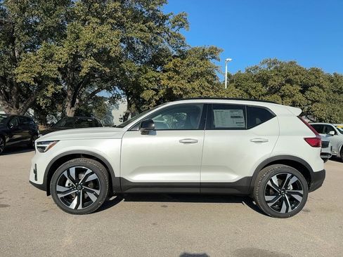 New 2026 Volvo XC40 B5 Ultra w/ Protection Package Premier AWD/4WD image 3